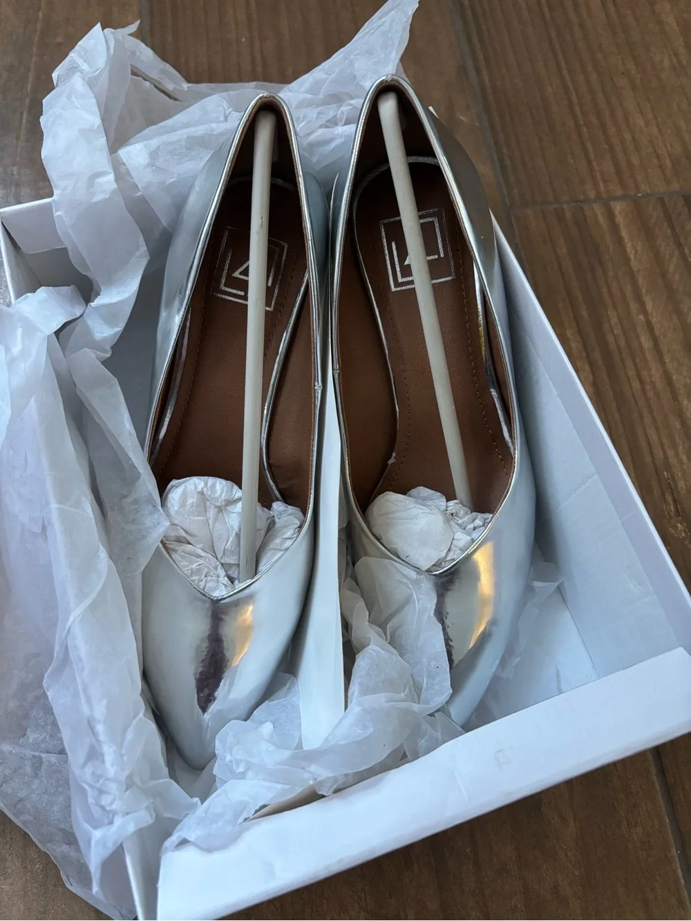 LFL Lust For Life Women's LL-MOXXIE Pump Pointed Toe Silver Patent Dress Pumps